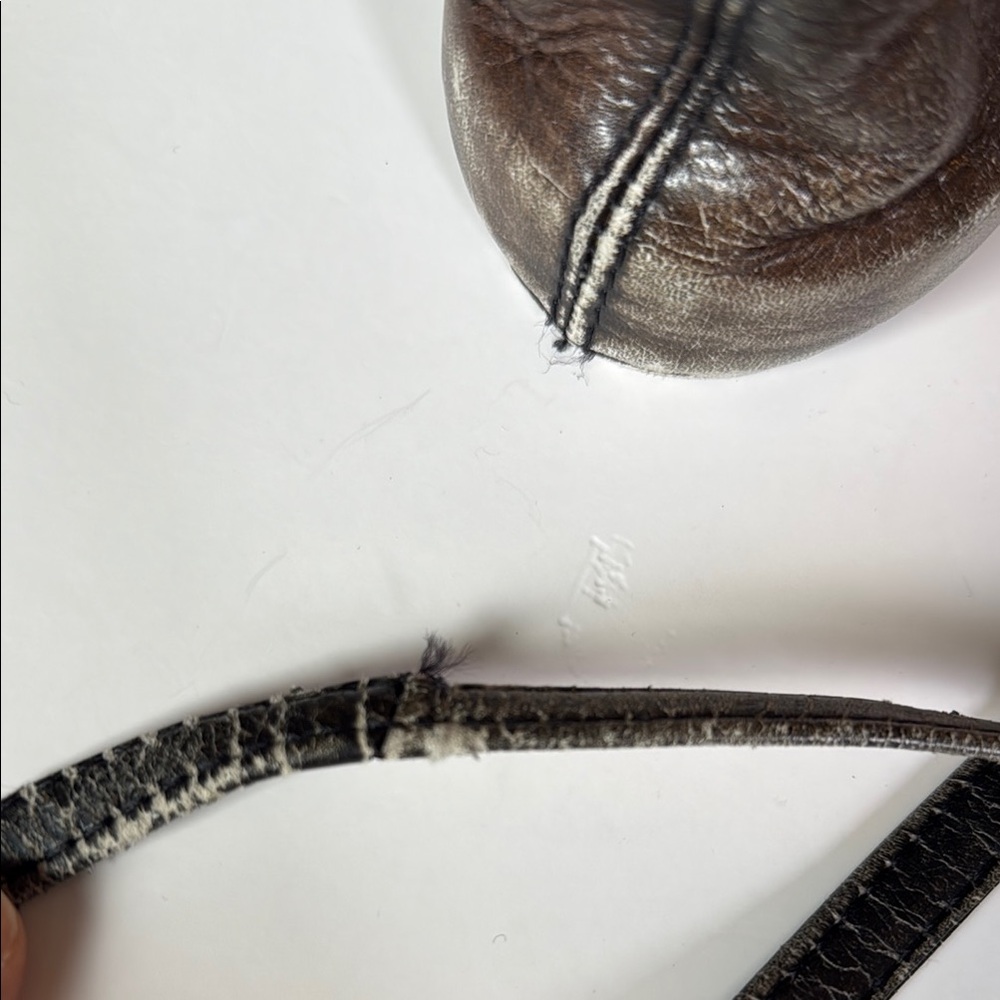 HOBO Vintage Distressed Leather Crossbody Bag - Picture 11 of 11